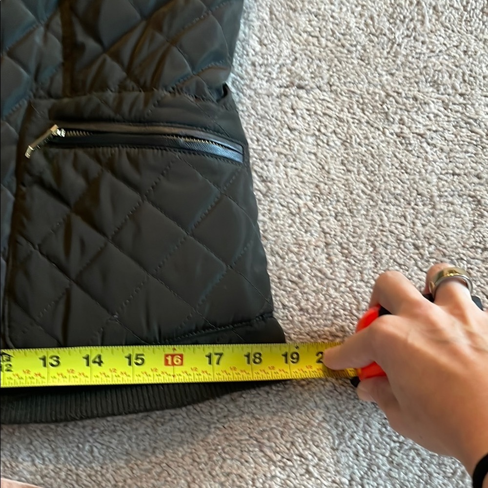 Michael Kors Green Quilted Vest with Stand-Up Collar - Picture 6 of 11